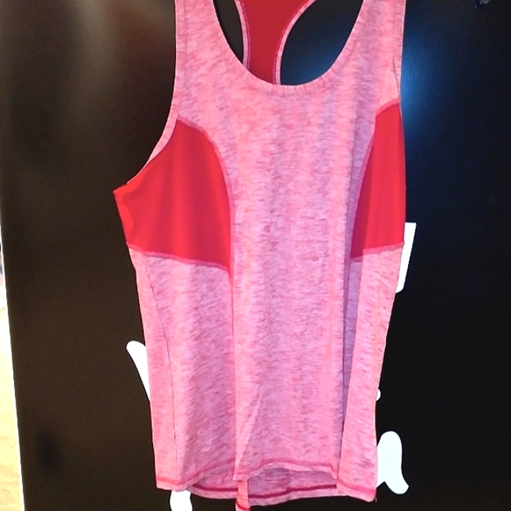 NWT Xersion sport tank small red